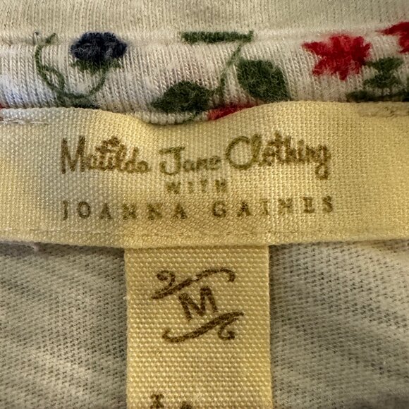 Like new Matilida Jane with Joanna Gaines Short Sleeve V-Neck T-Shirt in… - Picture 3 of 6